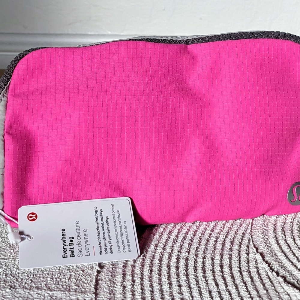Lululemon everywhere belt bag